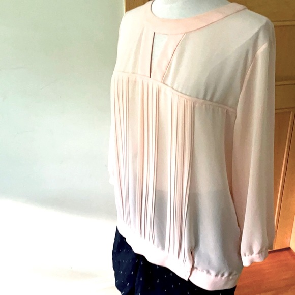 🎉 HOST PICK 🎉 NWOT  French Connection Baby Pink Chiffon Blouse, Size 10 - Picture 2 of 16